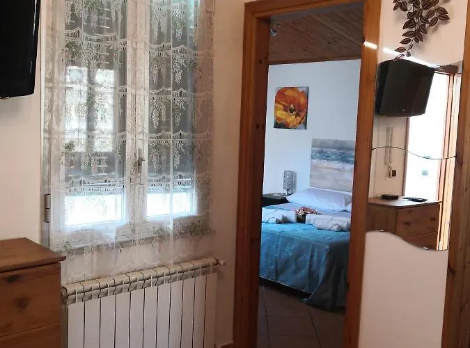 A Due Passi Dal Mare شقة فاراتسي